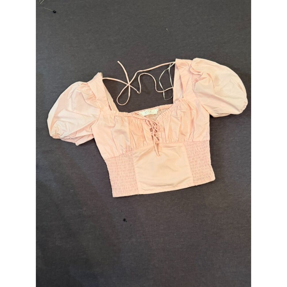 nwt ASTR The Label Blush Pink Puff Sleeve Smocked Corset Crop Top S - Picture 6 of 10